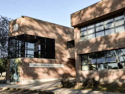 Esc. Pías Mendiolaza